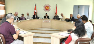 एमाले सचिवालय बैठक बस्दै 