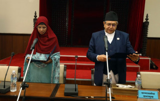 प्रतिनिधिसभा सांसद खानले लिइन् शपथ 
