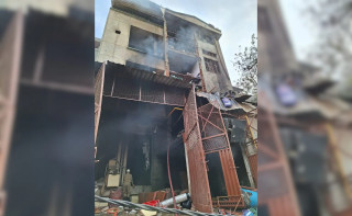 दिल्लीको एक कारखानामा आगलागी हुँदा ३ जनाको मृत्यु, ६ घाइते 