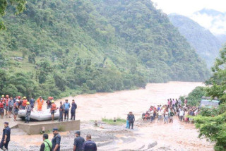वीरगन्जबाट काठमाडौं आउँदै गरेको एन्जल डिलक्समा थिए यी २४ यात्रु 