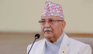 त्रिभुवन विमानस्थल जाँदै प्रधानमन्त्री ओली 