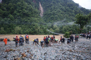 बाढी, पहिरो लगायतका विपद्‍मा परी हालसम्म १५० जनाको मृत्यु