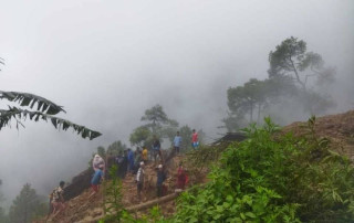 जाजारकोटमा पहिरोले टहरा बगाउँदा एकै परिवारका तीन जनाको मृत्यु 