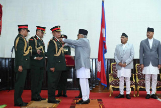 नवनियुक्त प्रधानसेनापति सिग्देललाई दर्ज्यानी चिन्ह प्रदान 