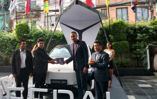 दीपालको बान्ड एम्बेसडरमा पारस खड्का 