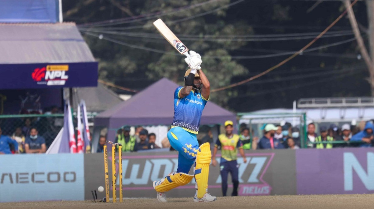 कर्णालीले गुमायो पहिलो विकेट, शिखर  धवन आउट 