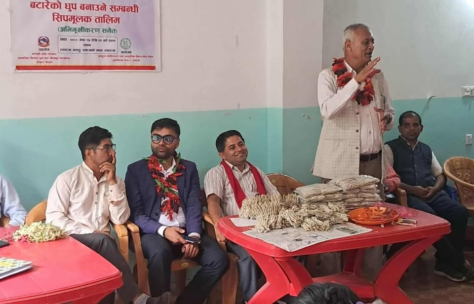 अपाङ्गता भएका व्यक्तिहरु सीप संगै आय–आर्जनमा जोडिँदै