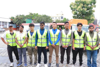 राहत सामग्री बोकेर रसुवा प्रस्थान गरे जेन्जि नागरिक अभियानका अभियन्ता